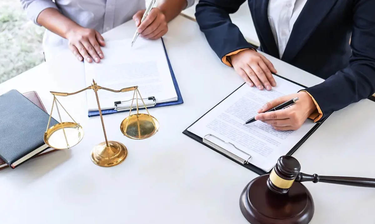 How to Choose the Right Lawyer for Your Legal Case
